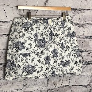 Gloria Vanderbilt Shorts - Gloria Vanderbilt Denim Print Skort. Size 12 Gloria Vanderbilt Shorts - Gloria Vanderbilt Denim Print Skort. Size 12